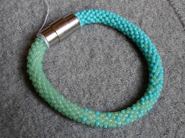 bracelet_medium2.JPG