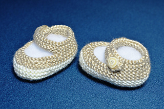 Ravelry: Basic Mary Jane Baby Booties pattern by Christy Hills